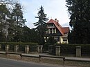 Villa mit Gartenhaus und Nebengebäude