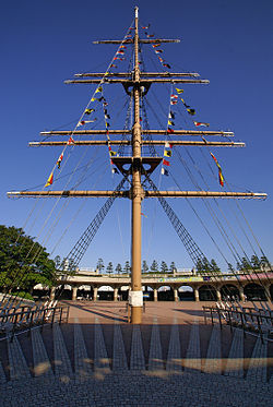 Takeshiba Pier Park and Takeshiba Passenger Ship Terminal (back)