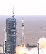 CZ-2F'nin (Shenzhou-12) fırlatılışı.