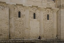 Κίονες του ναού της Αθηνάς, που είναι ενσωματωμένοι στο Duomo των Συρακουσών