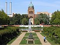 Sankt-Michaels-Kirche in Berlin, Blick über das Engelbecken, 2004