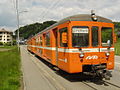 Ehemalige Strassenbahn mit dem alten Trasse auf der Hauptstrasse (2004)