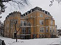 Maschinenfabrik Karl Krause (ehem.); Villa Krause: Fabrikantenvilla (Weidenbachplan 1), Remisengebäude (Weidenbachplan 3) und Kontorgebäude (Zweinaundorfer Straße 55–59) einer Fabrik