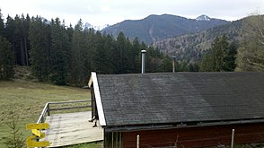 Letzte noch erhaltene Almhütte der Holzeralm (Aufnahme von 2014; abgerissen 2018)