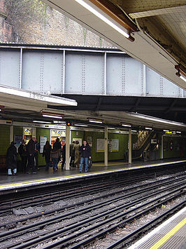 Het aquaduct van de Westbourne boven de sporen