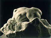 Andromeda (fostul titlu fiind Danaid); de Auguste Rodin; 1886; marmură; 29 x 32 x 20 cm; Muzeul Național de Arte Frumoase (Buenos Aires, Argentina)