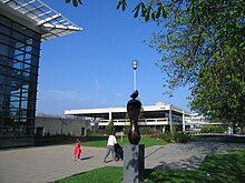 UCD Belfield Campus, Blick auf das Verwaltungsgebäude mit Restaurant.