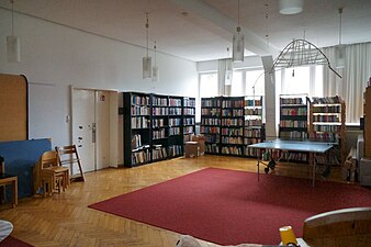 Bibliothek im Gemeindesaal