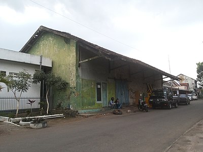 Bangunan gudang yang terletak di sebelah utara stasiun