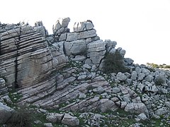 Vượt đá vôi trong khu bảo tồn thiên nhiên Torcal de Antequera của Málaga, Tây Ban Nha