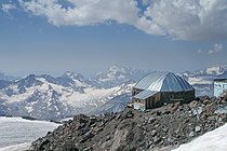 Il rifugio 11 sul monte Elbrus