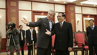 Tổng Bí thư Nông Đức Mạnh tiếp đón Tổng thống George W. Bush ở Hà Nội, năm 2006.