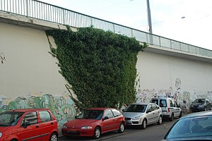 Blick auf die Brücke am ehemaligen Standort des Hanauer Hofs (2013)