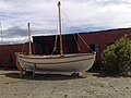 Der noch unfertige Nachbau der James Caird vor der Einbeziehung ins Museum.