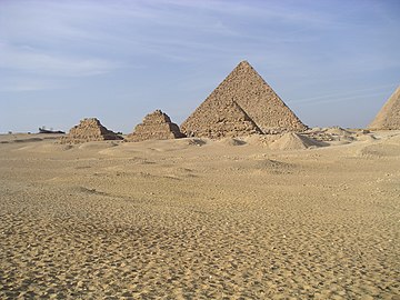 Piramides G1a, G1b en G1c voor de piramide van Menkaoera