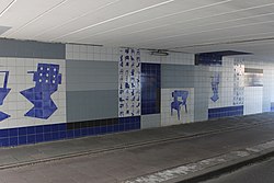 Sitting in blue. Berkman en Janssens, Viaduct Waterlinieweg Utrecht, vlak bij het Rietveld-Schröderhuis