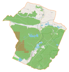 Mapa konturowa gminy Zaklików, blisko centrum u góry znajduje się punkt z opisem „Cmentarz żydowski w Zaklikowie”