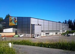 Die Westseite der Eishalle in Kuopio (Juli 2014)