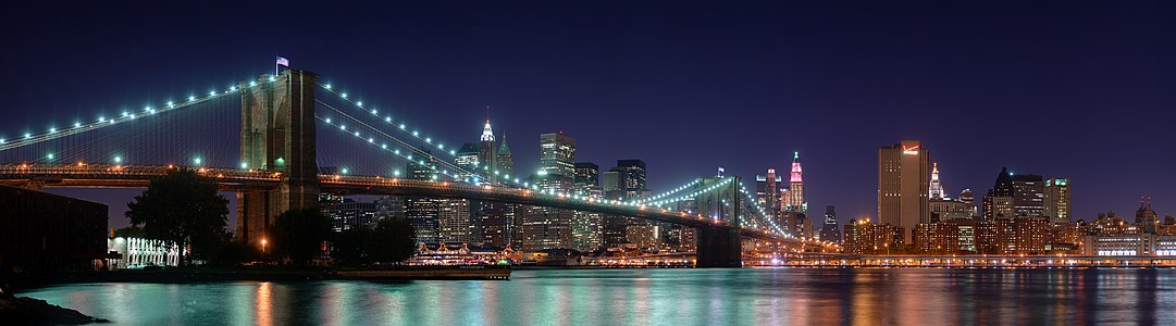 Brooklyn Köprüsü ve Manhattan'ın Financial bölgesinin gece manzarası (Üreten:S23678)