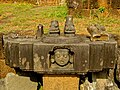 Skulpturenreste eines älteren Tempels