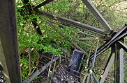 Der „kleine“ Wachturm stand direkt am Zaun auf einem Stahlgerüst …