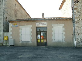 The town hall in Eymouthiers