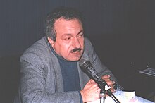 Magdi Youssef lecturing.