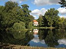 Gutsanlage mit Herrenhaus und Wirtschaftshof, Wohn- und Wirtschaftsgebäuden einschließlich Gedenkstätte für Albrecht Daniel Thaer im Ausstellungsgebäude, Park mit Thaer-Grabstätte und Denkmal sowie Spritzenhaus und Gutswaage