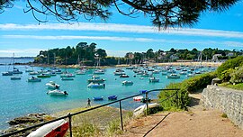 Anchorage area of Béchet and the small peninsula of Château du Nessay in Saint-Briac-sur-Mer.