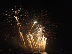 Feuerwerk wie hier im Jahr 2013 gehört jeweils zu den Höhepunkten des Züri Fäschts.