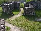 Das Hauptportal mit der Vorburg, Ansicht vom Innenhof