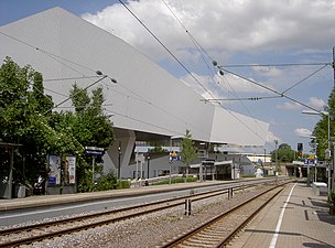 Haltepunkt Neuwirtshaus (Porscheplatz)