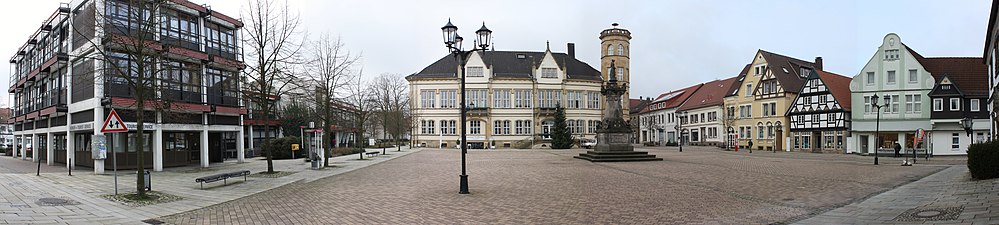 Horn, Marktplatz met gemeentehuis (midden)