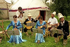 Hagyományos zenészek, Karakol