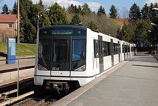 Ein Zug der Baureihe MX3000 in der Endstation Bergkrystallen der Linie 4