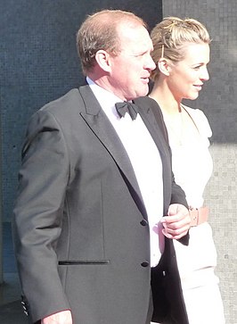 Peter Firth met collega-actrice Miranda Raison (2009)