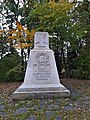 Denkmal für die Gefallenen des Ersten Weltkrieges mit Ehrenhain