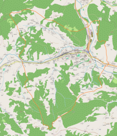 Mapa konturowa Suchej Beskidzkiej, u góry nieco na prawo znajduje się czarny trójkącik z opisem „Jasień”