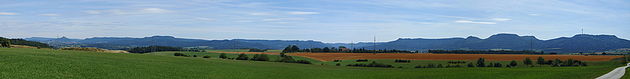 Panorama der Balinger Berge vom Hohenzollern bis zum Plettenberg