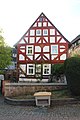 Scheffe-Haus mit vorgelagerter Brunnenanlage