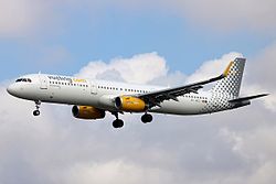 Airbus A321-200 der Vueling