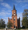 Kirche mit Friedhofsmauer