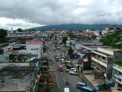Blick über die Hauptstraße von Bukittinggi