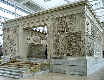 Die Ara Pacis in Rom, (Campus Martius)