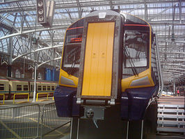 De voorste wagon van een treinstel ter demonstratie in het station Glasgow Central