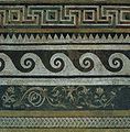 Bild 9: Mosaikfußboden aus Pergamon: Mäanderband, Zackenband, laufender Hund, Volutenranke, Flechtband.