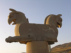 Achämenidisch-persisches Säulenkapitell aus Persepolis (Iran)