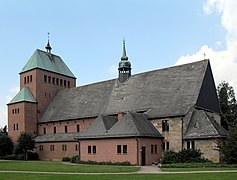 Alter und neuer Teil der Kirche