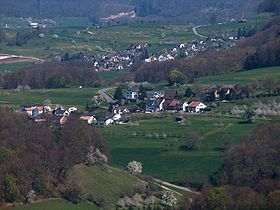 Olsberg BL, dahinter der Aargauer Teil von Olsberg