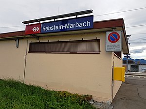 Single-story flat-roofed building